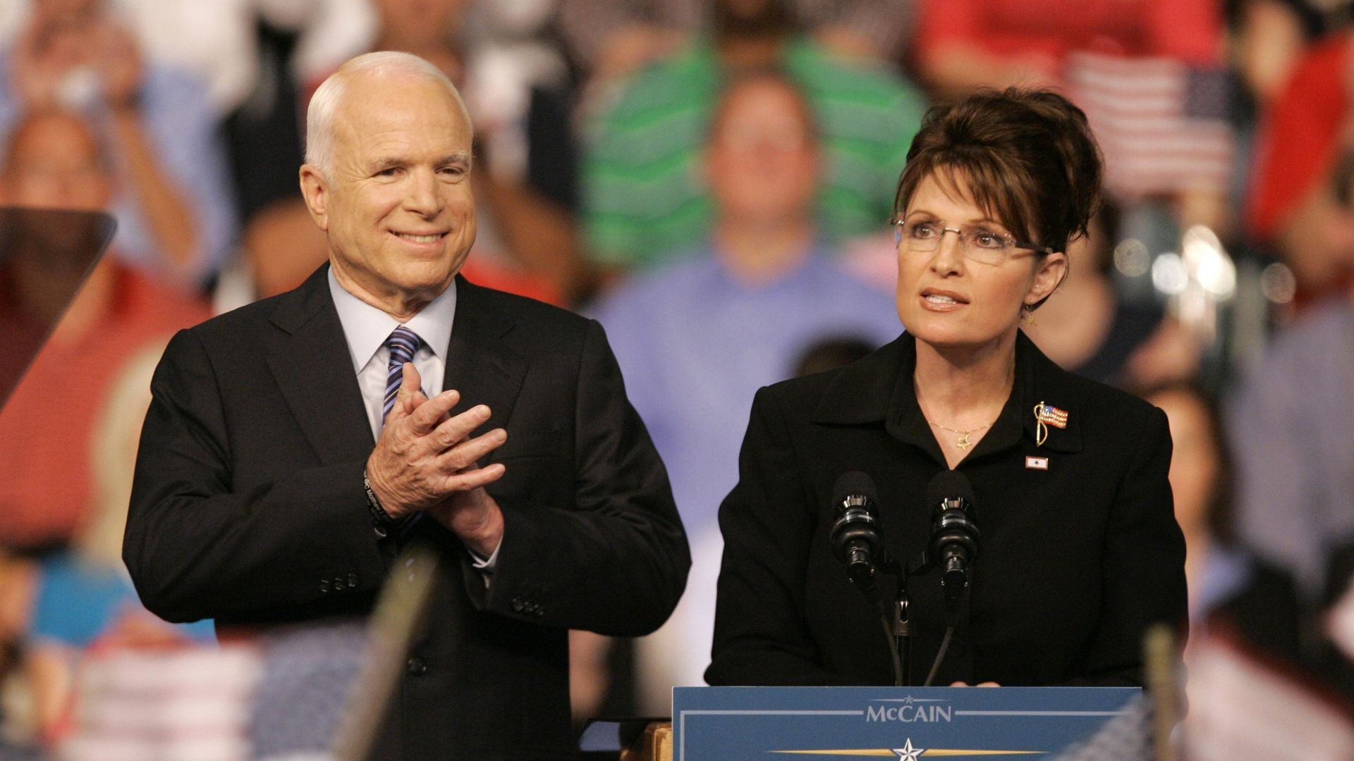 Republican Alaska Gov. Sarah Palin, right, delivers a speech as Republican presidential candidate, Sen. John McCain, R-Ariz., introduces her as his vice presidential running mate at Wright State University's Ervin J. Nutter Center in Dayton, Ohio. (File) Republican Alaska Gov. Sarah Palin, right, delivers a speech as Republican presidential candidate, Sen. John McCain, R-Ariz., introduces her as his vice presidential running mate at Wright State University's Ervin J. Nutter Center in Dayton, Ohio. (File) - Sputnik International, 1920, 07.02.2022