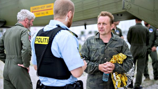 Danish submarine owner and inventor Peter Madsen lands with the help of the Danish defence in Dragor Harbor south of Copenhagen, Denmark August 11, 2017. Danish submarine owner and inventor Peter Madsen lands with the help of the Danish defence in Dragor Harbor south of Copenhagen, Denmark August 11, 2017. - Sputnik International