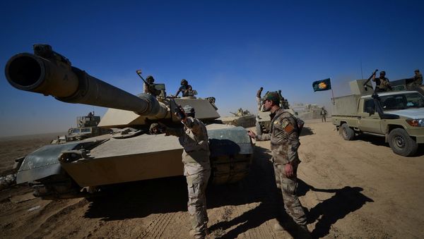 Shi'ite Popular Mobilization Forces (PMF) with Iraqi army are seen on the outskirts of Tal afar, Iraq, August 20, 2017 - Sputnik International