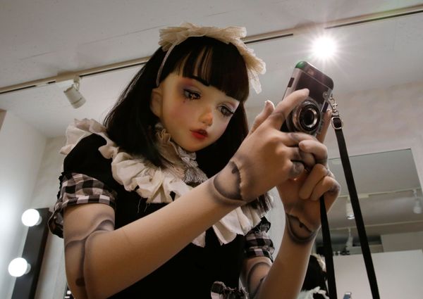 Beyond Human Beauty: Japanese 'Living Doll' Becomes a Fashion Model Beyond Human Beauty: Japanese 'Living Doll' Becomes a Fashion Model - Sputnik International