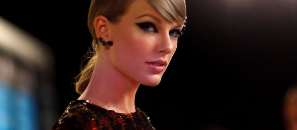 Singer Taylor Swift arrives at the 2015 MTV Video Music Awards in Los Angeles, California, U.S. August 30, 2015 - Sputnik International