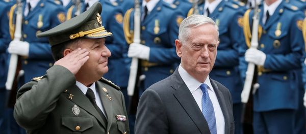 U.S. Secretary of Defense James Mattis and Ukraine's Defence Minister Stepan Poltorak walk past honour guards during a welcoming ceremony in Kiev, Ukraine August 24, 2017 U.S. Secretary of Defense James Mattis and Ukraine's Defence Minister Stepan Poltorak walk past honour guards during a welcoming ceremony in Kiev, Ukraine August 24, 2017 - Sputnik International