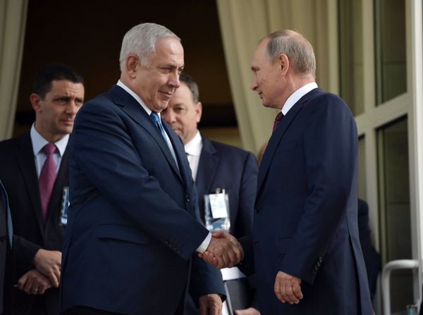 August 23, 2017. Russian President Vladimir Putin and Prime Minister of Israel Benjamin Netanyahu, foreground, left, during a meeting August 23, 2017. Russian President Vladimir Putin and Prime Minister of Israel Benjamin Netanyahu, foreground, left, during a meeting - Sputnik International