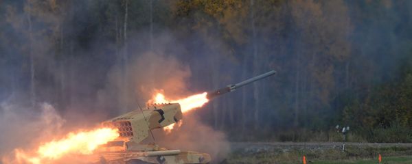 The Russian heavy flamethrower system TOS-1A Solntsepyok during demonstration firing conducted at the 10th Russia Arms Expo international exhibition's opening - Sputnik International