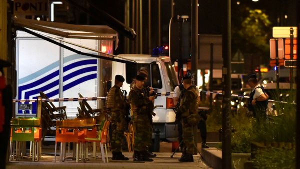 Policemen and Belgian soldiers react on the scene after Belgian soldiers shot a man who attacked them with a knife, in Brussels, Belgium August 25, 2017 - Sputnik International