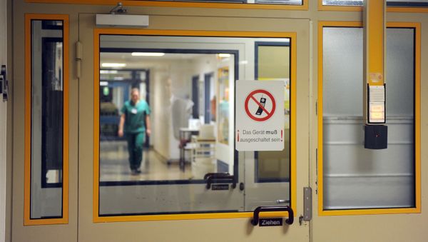 A nurse walks at the intensive care unit at the gynaelogical hospital of the clinical center Bremen-Mitte A nurse walks at the intensive care unit at the gynaelogical hospital of the clinical center Bremen-Mitte - Sputnik International