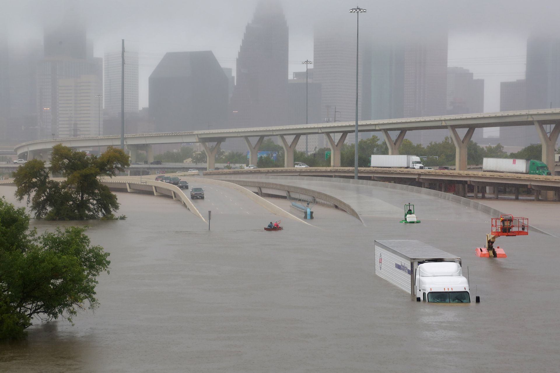 Interstate highway 45 is submerged from the effects of Hurricane Harvey seen during widespread flooding in Houston, Texas, U.S. Interstate highway 45 is submerged from the effects of Hurricane Harvey seen during widespread flooding in Houston, Texas, U.S. - Sputnik International, 1920, 21.09.2021