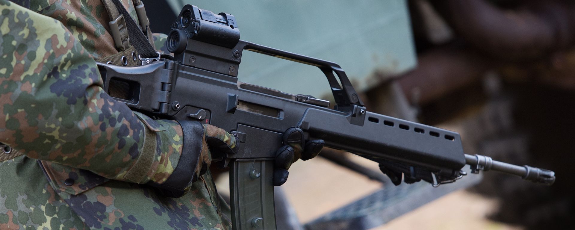 German soldier holds a Heckler & Koch G36 assault rifle at a military training ground near Weisskeissel, Germany. (File) German soldier holds a Heckler & Koch G36 assault rifle at a military training ground near Weisskeissel, Germany. (File) - Sputnik International, 1920, 26.10.2023