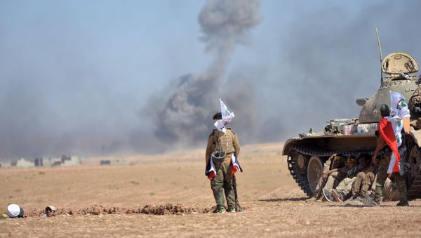 Shi'ite Popular Mobilization Forces (PMF) gather with Iraqi army on the outskirts of Tal Afar, Iraq, August 22, 2017 - Sputnik International