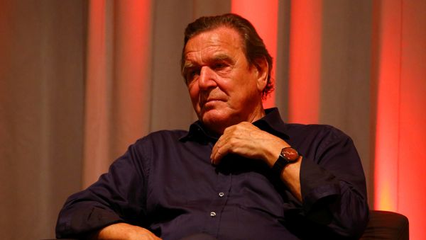 Former German Chancellor and SPD member Gerhard Schroeder joins the campaign trail in Rotenburg, Germany, August 30, 2017 Former German Chancellor and SPD member Gerhard Schroeder joins the campaign trail in Rotenburg, Germany, August 30, 2017 - Sputnik International