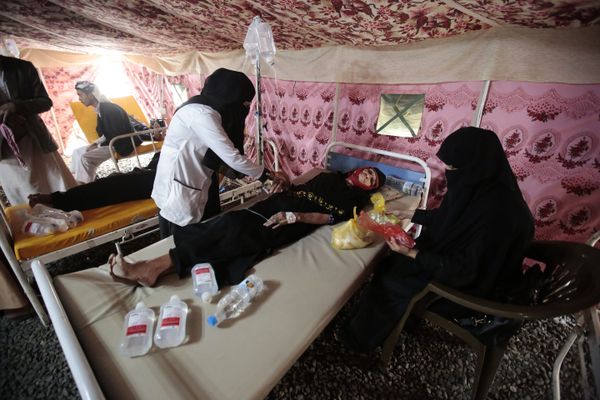 In this photo taken on Thursday, Jun 29, 2017, an elderly woman is treated for suspected cholera infection in a tent at a hospital in Sanaa, Yemen, Saturday, Jul. 1, 2017 In this photo taken on Thursday, Jun 29, 2017, an elderly woman is treated for suspected cholera infection in a tent at a hospital in Sanaa, Yemen, Saturday, Jul. 1, 2017 - Sputnik International