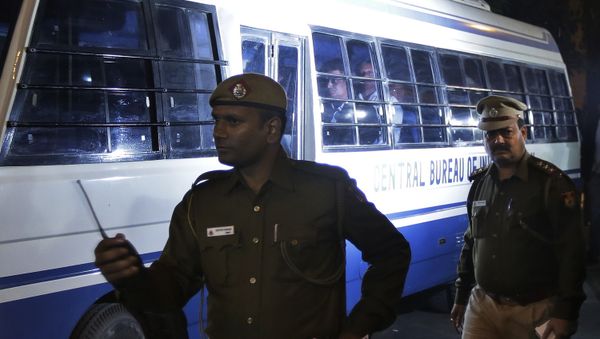 A Central Bureau of Investigation (CBI) vehicle carrying former chief of Indian air force, retired Air Marshal SP Tyagi comes after he along with other accused were produced in a Delhi court in New Delhi, India, Saturday, Dec. 10, 2016 - Sputnik International