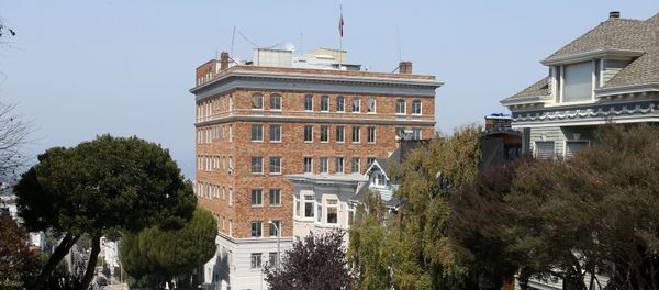 The Russian Consulate building, where smoke was seen coming from its roof, is seen in San Francisco, California September 1, 2017 The Russian Consulate building, where smoke was seen coming from its roof, is seen in San Francisco, California September 1, 2017 - Sputnik International