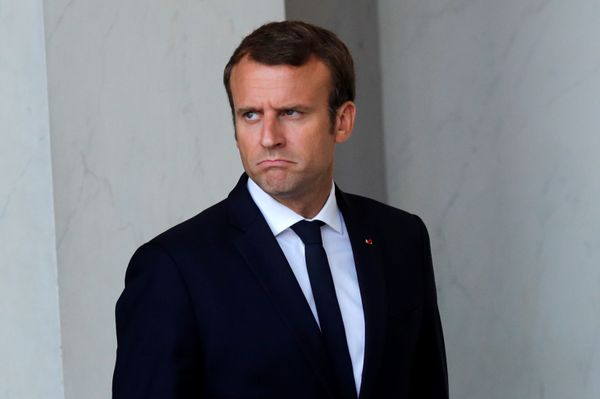 French President Emmanuel Macron walks back to his office after a meeting with guests at the Elysee Palace in Paris, France, August 31, 2017 French President Emmanuel Macron walks back to his office after a meeting with guests at the Elysee Palace in Paris, France, August 31, 2017 - Sputnik International