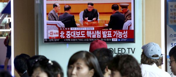 People watch a TV news program showing North Korean leader Kim Jong Un at the Seoul Railway Station in Seoul, Sunday, Sept. 3, 2017. People watch a TV news program showing North Korean leader Kim Jong Un at the Seoul Railway Station in Seoul, Sunday, Sept. 3, 2017. - Sputnik International