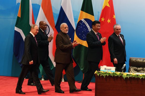 From left: Russian President Vladimir Putin, South African republic President jacob Zuma, Indian Prime Minister Narendra Modi, Chinese President Xi Jinping and Brazilian President Michel Temer seen at the BRICS leaders' meeting with BRICS Business Council members, September 4, 2017 - Sputnik International