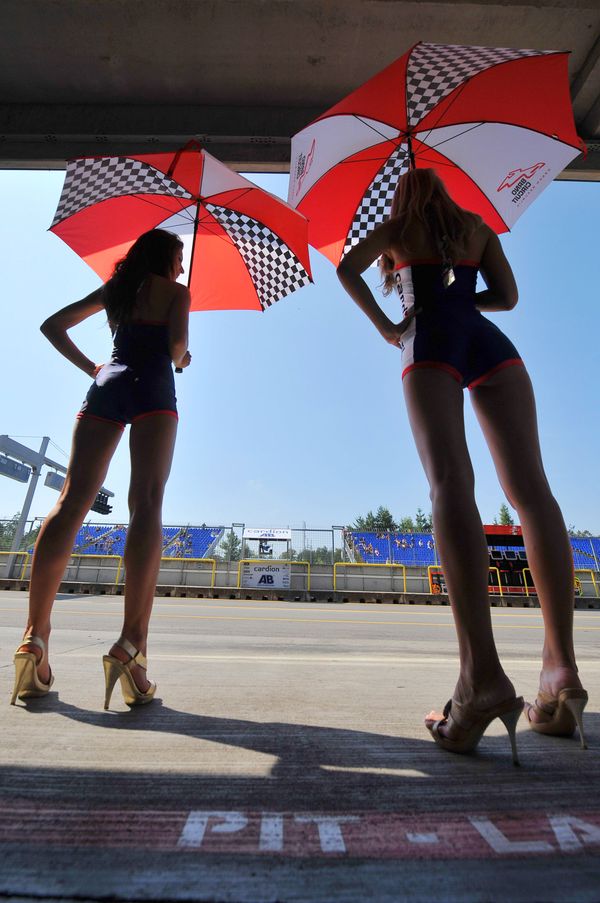 Race Queens: Gorgeous Grid Girls Who Grace Car Racing Events Race Queens: Gorgeous Grid Girls Who Grace Car Racing Events - Sputnik International
