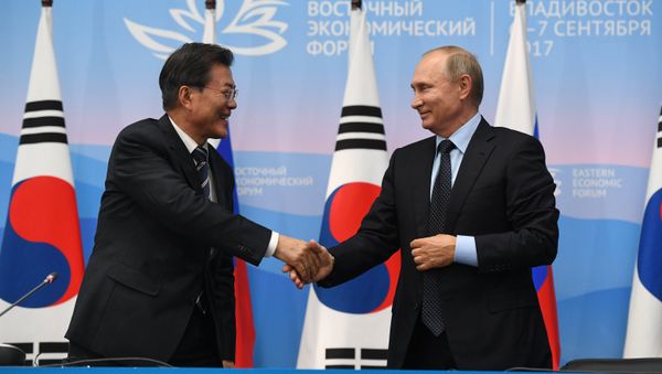 Russian President Vladimir Putin and President of South Korea Moon Jae-in, left, during a joint press statement on the results of the meeting held as part of the 3rd Eastern Economic Forum at the Far Eastern Federal University, Russky Island. September 6, 2017 Russian President Vladimir Putin and President of South Korea Moon Jae-in, left, during a joint press statement on the results of the meeting held as part of the 3rd Eastern Economic Forum at the Far Eastern Federal University, Russky Island. September 6, 2017 - Sputnik International