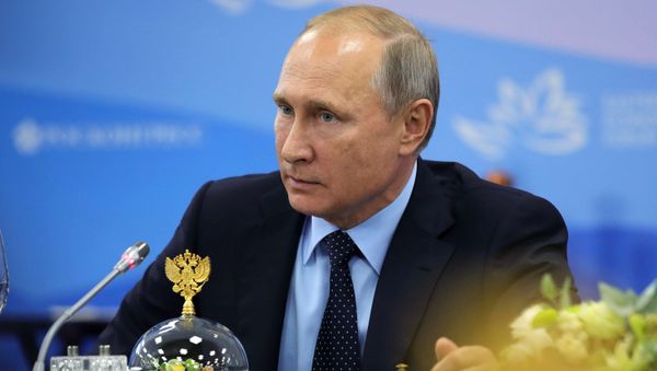 Russian President Vladimir Putin during a meeting with representatives of foreign business circles as part of the 3rd Eastern Economic Forum - Sputnik International