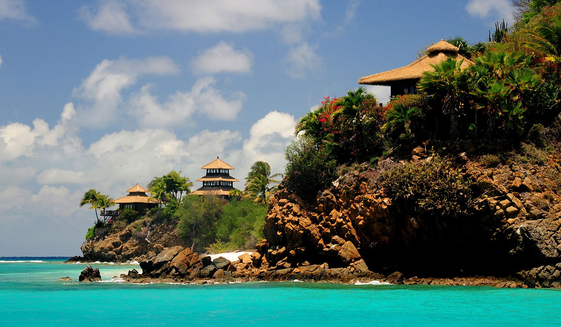 Buildings line the shore of Necker Island in the British Virgin Islands, Friday, May 17, 2013. Buildings line the shore of Necker Island in the British Virgin Islands, Friday, May 17, 2013. - Sputnik International, 1920, 09.11.2021