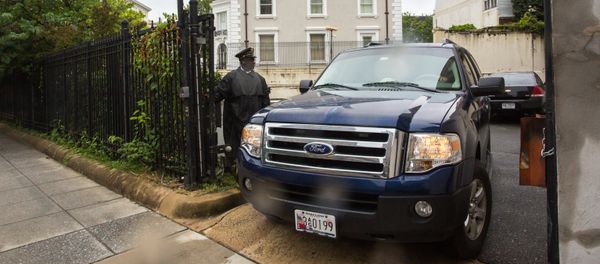 Police cordon the Russian Trade Mission compound in Washington, D.C. - Sputnik International