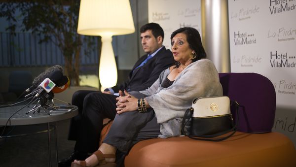In this photo taken on Wednesday, July 19, 2017, Pilar Abel, right, talks to journalists next to her lawyer Enrique Blanquez during a news conference in Madrid, where she claimed to be the daughter of eccentric artist Salvador Dali - Sputnik International