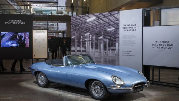 Jaguar Land Rover Tech Fest 2017 - E-type Zero - Sputnik International