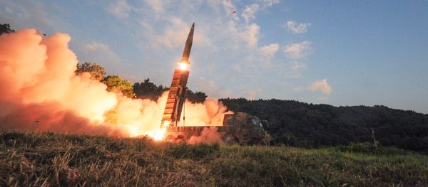 South Korean troops fire Hyunmoo Missile into the waters of the East Sea at a military exercise in South Korea September 4, 2017 - Sputnik International