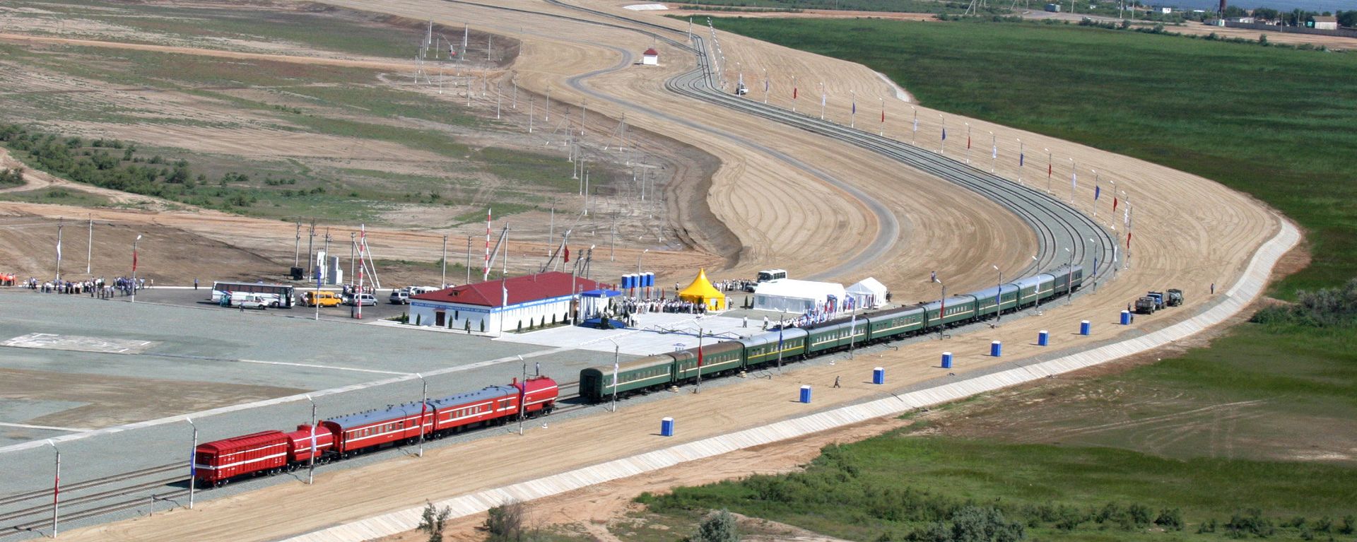 Train operation starting on the Yandyki-Olya railroad stretch, crossing the Astrakhan Region. It is part of the North-South transnational transport corridor, which will link Russia with Iran, India and Southeast Asia (File) - Sputnik International, 1920, 17.05.2023