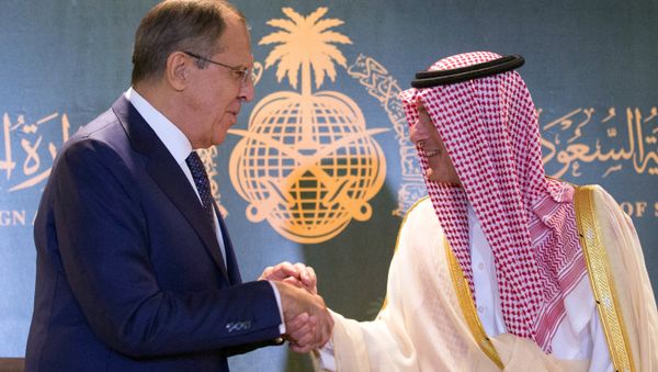 Russian Foreign Minister Sergey Lаvrov, left, and Saudi Foreign Minister Adel al-Jubeir during their meeting in Jeddah - Sputnik International