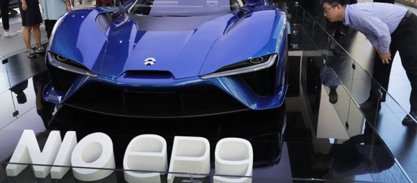 Visitor look at the Nio EP9, an electric-powered two-seated supercar manufactured by NIO during a promotion event at a shopping mall in Beijing Visitor look at the Nio EP9, an electric-powered two-seated supercar manufactured by NIO during a promotion event at a shopping mall in Beijing - Sputnik International