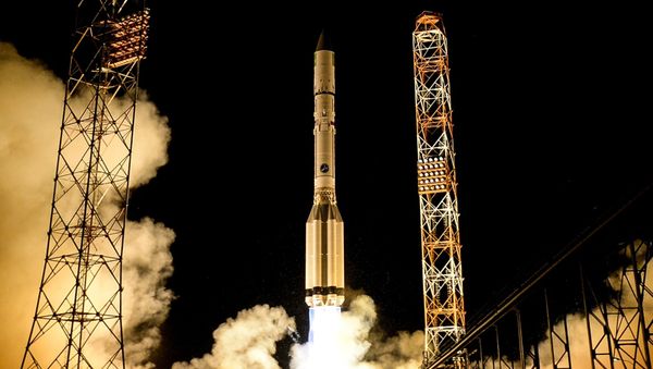 Proton-M rocket lifts off from Baikonur carrying Spanish Amazonas-5 telecommunications satellite Proton-M rocket lifts off from Baikonur carrying Spanish Amazonas-5 telecommunications satellite - Sputnik International
