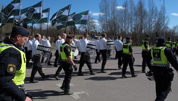 Nordic resistance movement NMR marscherar i Falun, Sweden - Sputnik International