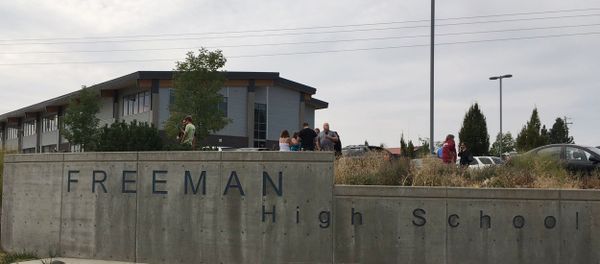 People gather outside of Freeman High School after reports of a shooting at the school in Rockford, Wash., Wednesday, Sept. 13, 2017. - Sputnik International