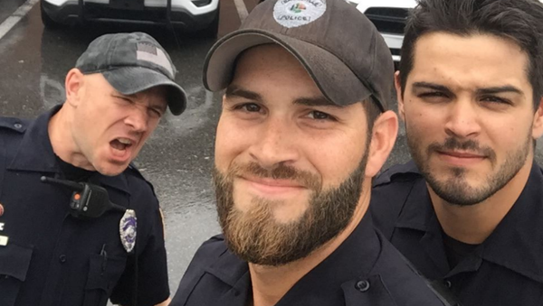 Florida's Gainesville Police Department officers drive the internet wild Florida's Gainesville Police Department officers drive the internet wild - Sputnik International