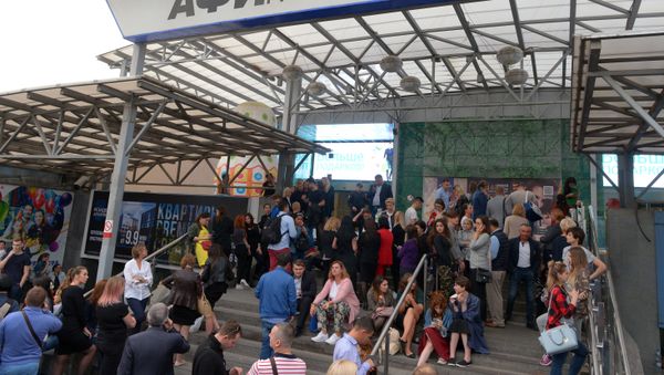 Visitors outside AFIMALL City shopping center. Security services verify memos on bombs being placed in buildings and shopping malls, Moscow. File photo - Sputnik International