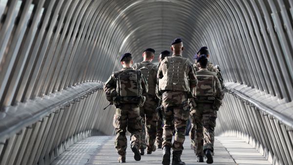 French troops of the Sentinel Operation patrol at the La Defense business district just outside of Paris on August 31, 2017 French troops of the Sentinel Operation patrol at the La Defense business district just outside of Paris on August 31, 2017 - Sputnik International