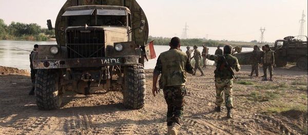 Syrian army forced the Euphrates River near Deir ez-Zor Syrian army forced the Euphrates River near Deir ez-Zor - Sputnik International