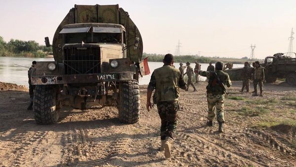 Syrian army forced the Euphrates River near Deir ez-Zor Syrian army forced the Euphrates River near Deir ez-Zor - Sputnik International