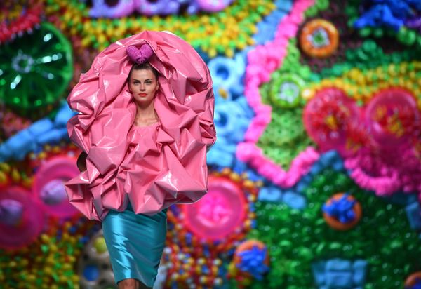 Fashion Week Madrid: Stunning Señoritas Grace Main Catwalk in Spanish Capital - Sputnik International