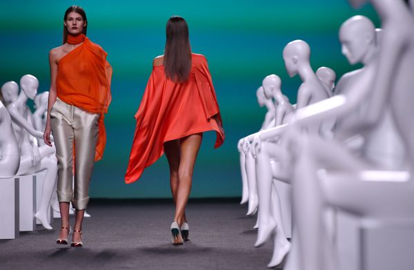 Fashion Week Madrid: Stunning Señoritas Grace Main Catwalk in Spanish Capital - Sputnik International