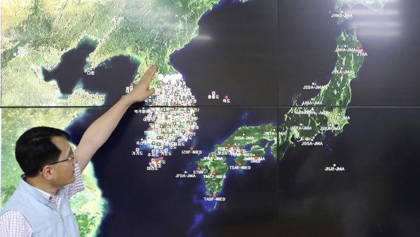 In this Sept. 3, 2017, file photo, Earthquake and Volcano of the Korea Monitoring Division Director Ryoo Yong-gyu speaks to the media about North Korea's artificial earthquake with a map of the Korean peninsular in Seoul, South Korea In this Sept. 3, 2017, file photo, Earthquake and Volcano of the Korea Monitoring Division Director Ryoo Yong-gyu speaks to the media about North Korea's artificial earthquake with a map of the Korean peninsular in Seoul, South Korea - Sputnik International