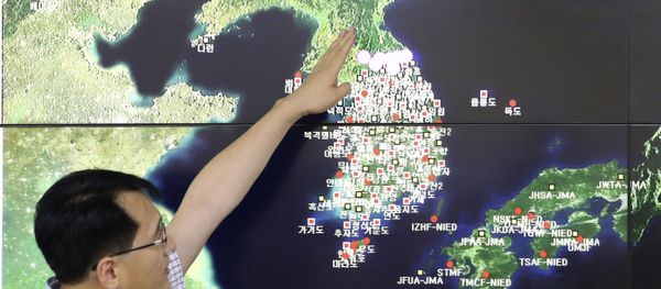 In this Sept. 3, 2017, file photo, Earthquake and Volcano of the Korea Monitoring Division Director Ryoo Yong-gyu speaks to the media about North Korea's artificial earthquake with a map of the Korean peninsular in Seoul, South Korea In this Sept. 3, 2017, file photo, Earthquake and Volcano of the Korea Monitoring Division Director Ryoo Yong-gyu speaks to the media about North Korea's artificial earthquake with a map of the Korean peninsular in Seoul, South Korea - Sputnik International