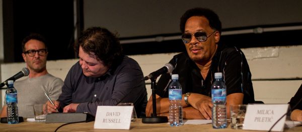 American illustrator and storyboard artist David Russell (R) - Sputnik International