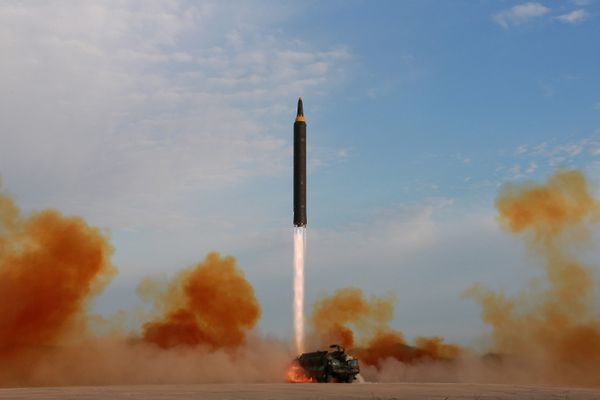 North Korean leader Kim Jong Un (not pictured) guides the launch of a Hwasong-12 missile in this undated photo released by North Korea's Korean Central News Agency (KCNA) on September 16, 2017 - Sputnik International