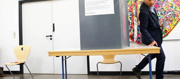 The leaders of Germany's Greens Party Cem Oezdemir casts his vote for the German federal election in Berlin, Germany, September 24, 2017 The leaders of Germany's Greens Party Cem Oezdemir casts his vote for the German federal election in Berlin, Germany, September 24, 2017 - Sputnik International
