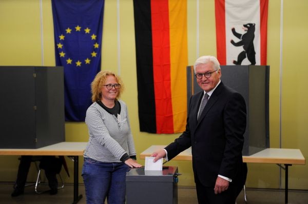 German President Frank-Walter Steinmeier casts his vote on election day in Berlin, Germany September 24, 2017 - Sputnik International