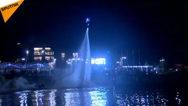 Flyboarders Staged An Incendiary Show On The Volga - Sputnik International