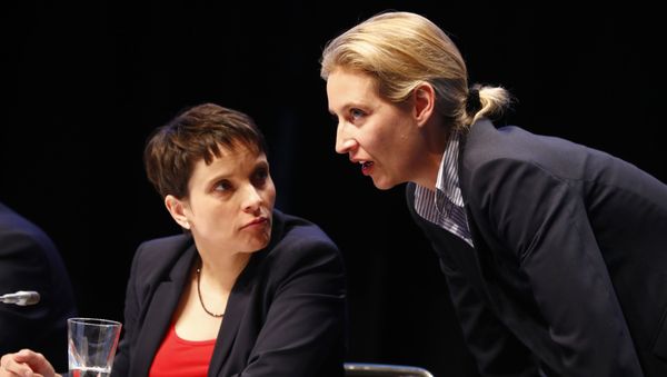 Frauke Petry bei dem AfD-Parteitag in Köln - Sputnik International