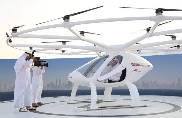 Dubai Crown Prince Sheikh Hamdan bin Mohammed bin Rashid Al Maktoum is seen inside the flying taxi in Dubai, United Arab Emirates September 25, 2017 Dubai Crown Prince Sheikh Hamdan bin Mohammed bin Rashid Al Maktoum is seen inside the flying taxi in Dubai, United Arab Emirates September 25, 2017 - Sputnik International